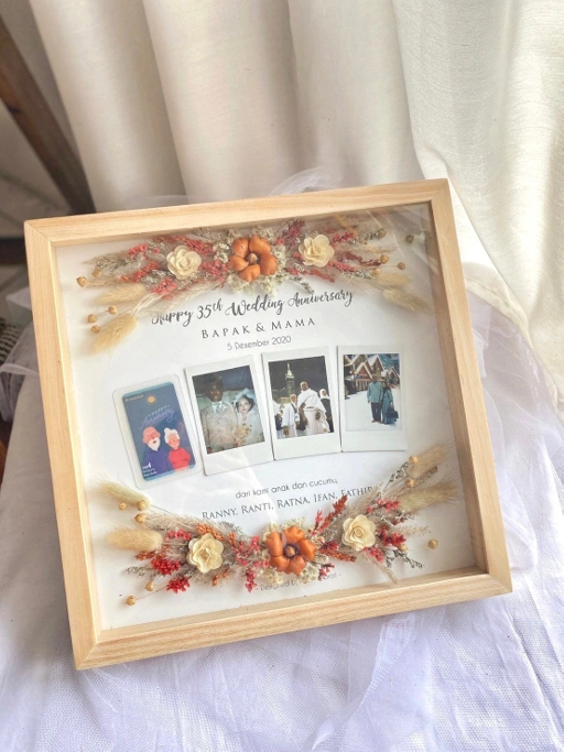 Image of All Garland Frame