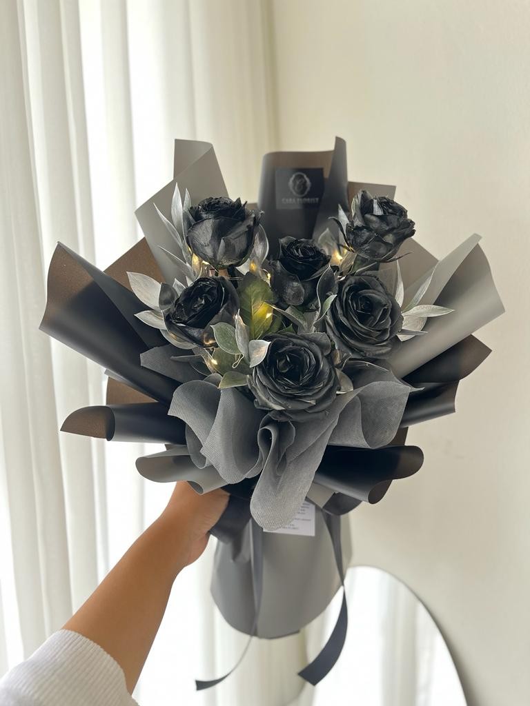 Noir Rose Bouquet