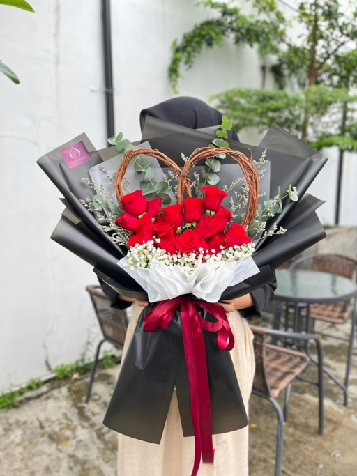 Image of Zhari Rose Bouquet