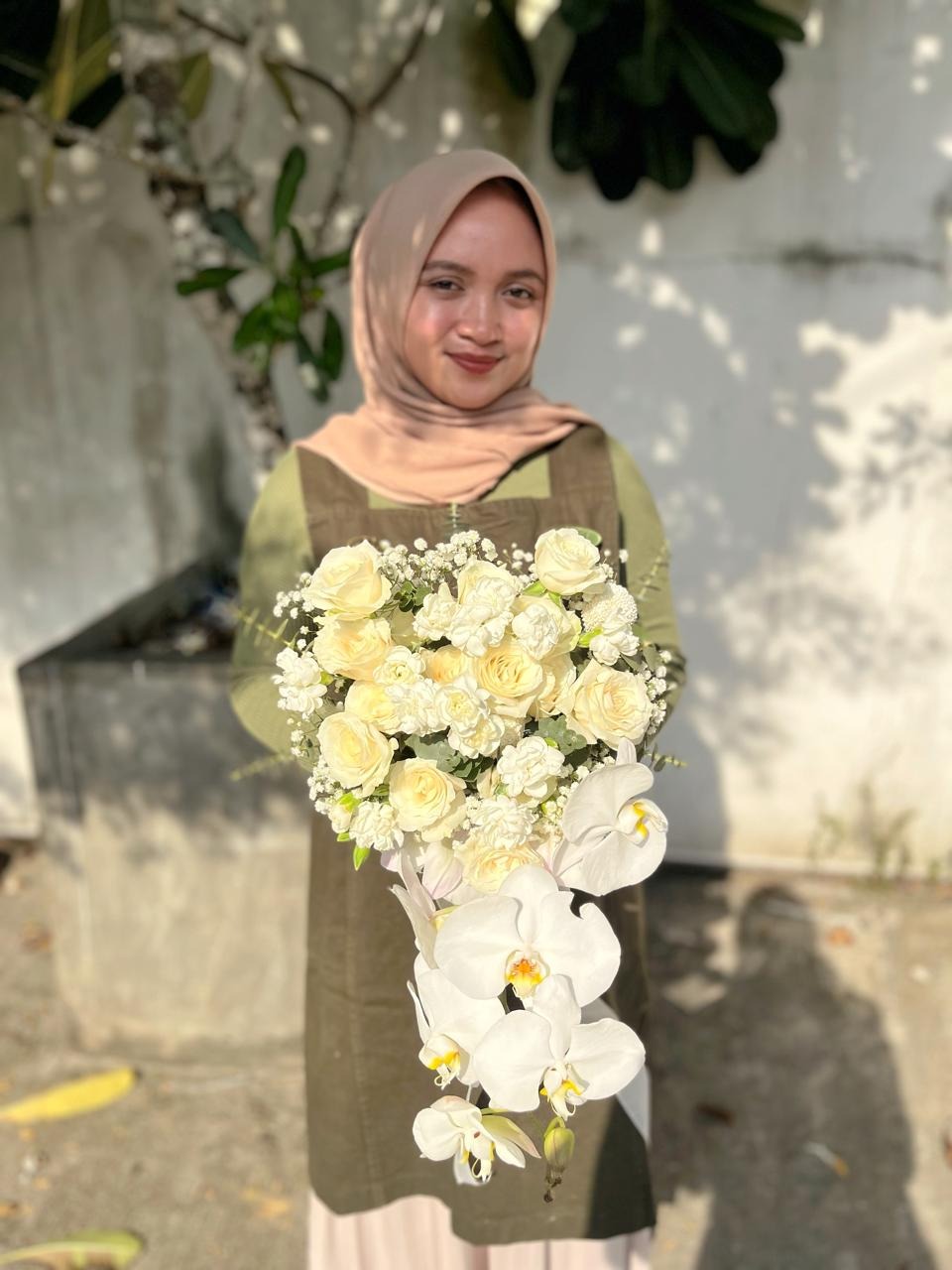 Qhaira Cascade Wedding Bouquet