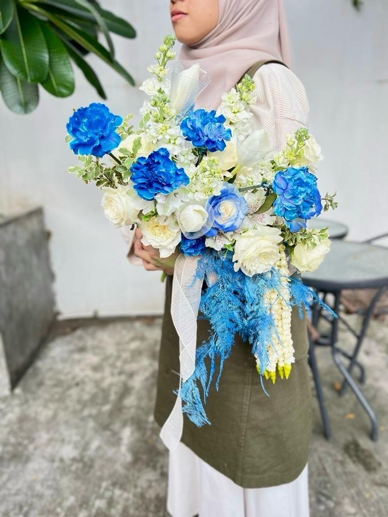 Zalina Cascade Wedding Bouquet