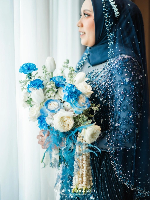 Image of Kabyra Cascade Wedding Bouquet