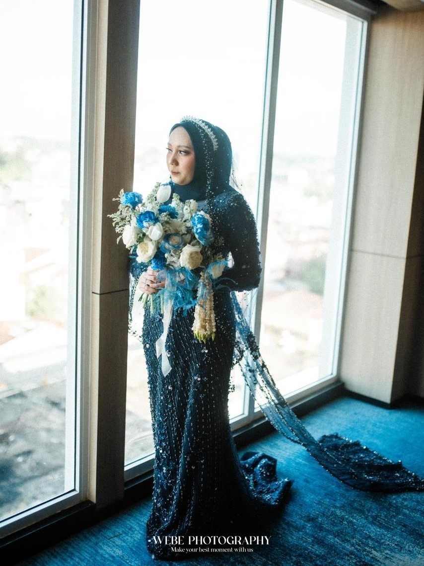 Zalina Cascade Wedding Bouquet