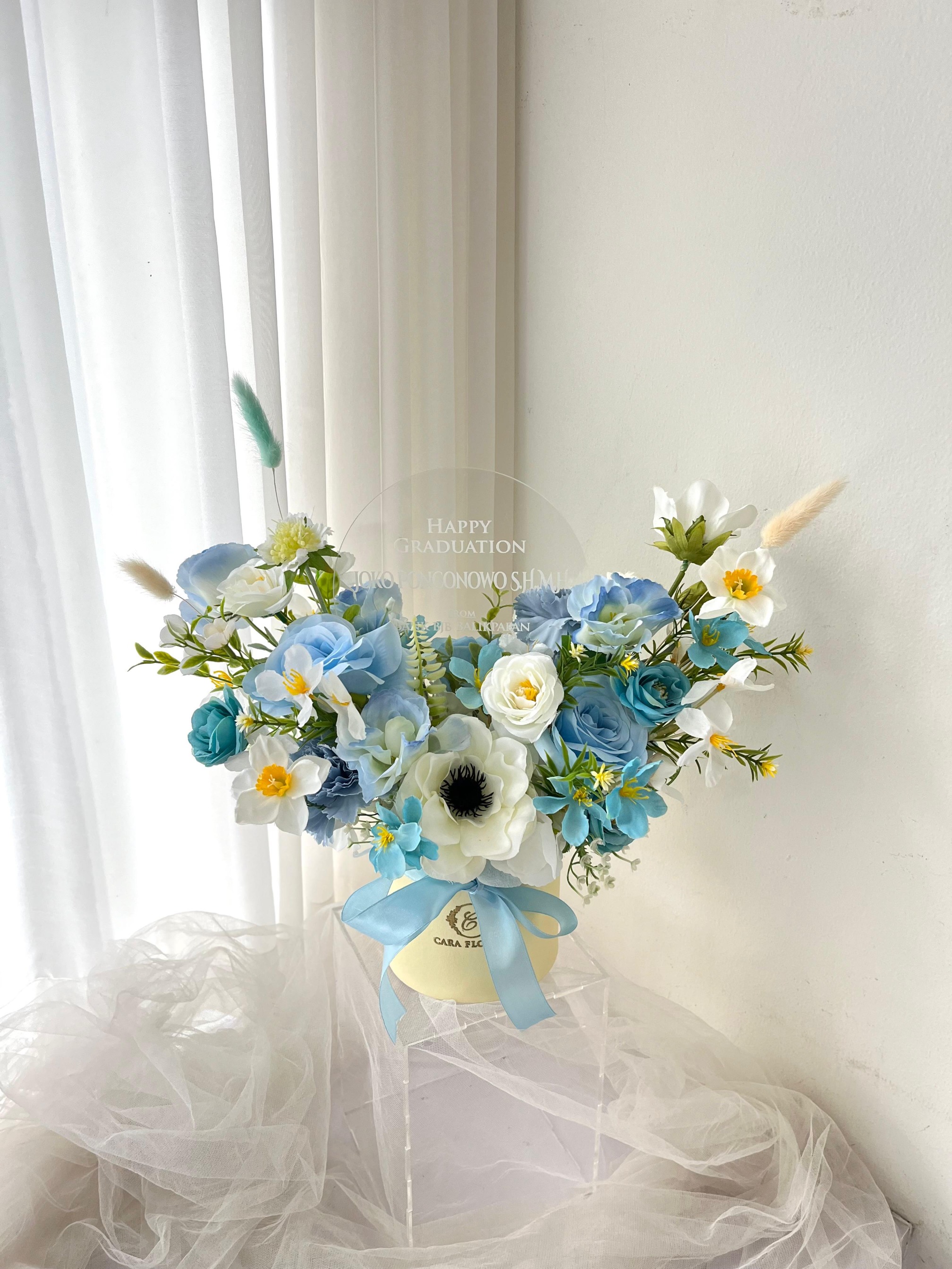 Momo Artificial Flowers in Tube