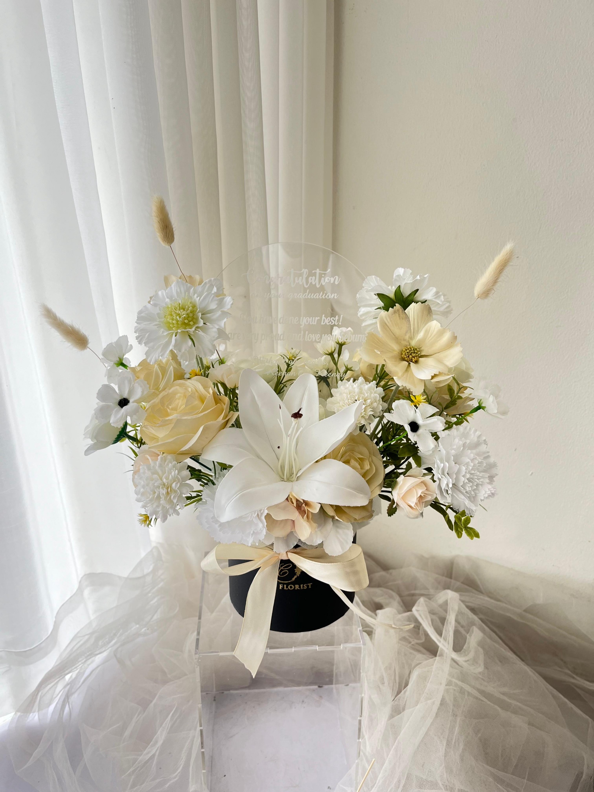 Momo Artificial Flowers in Tube
