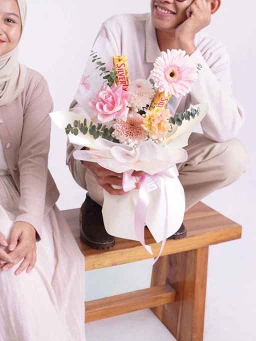 Image of Rhea Bouquet