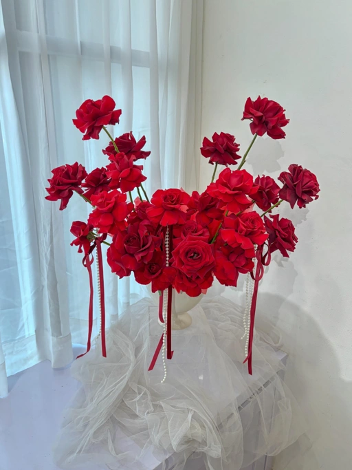 Image of Rosette Rose Vase