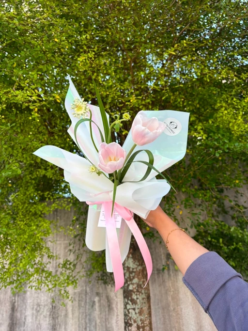 Arundari Tulip Bouquet