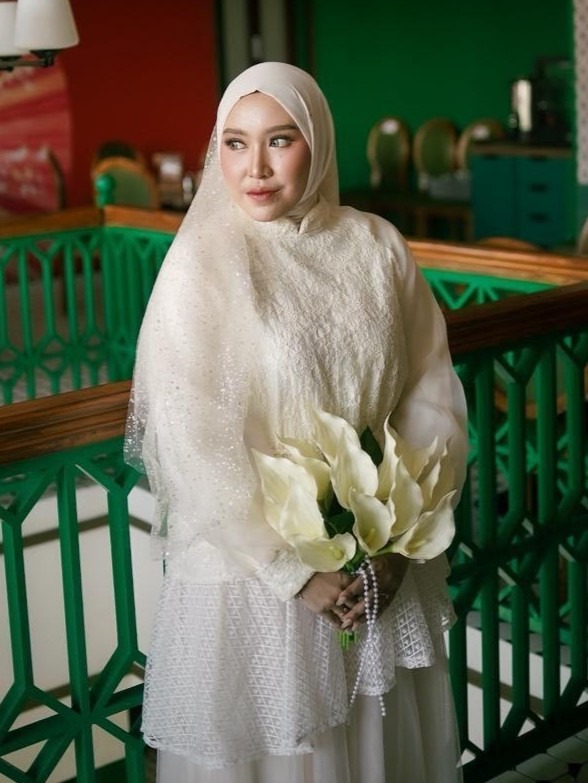 Lica Artificial Wedding Bouquet