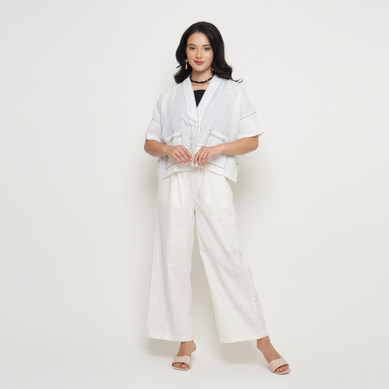LINEN BLACK STITCH TOP
