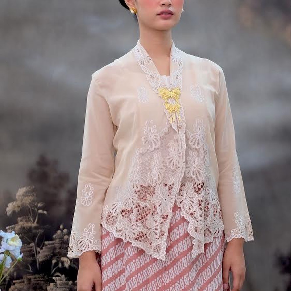 ZAALI - Kebaya Seruni Two Tone Embroidery