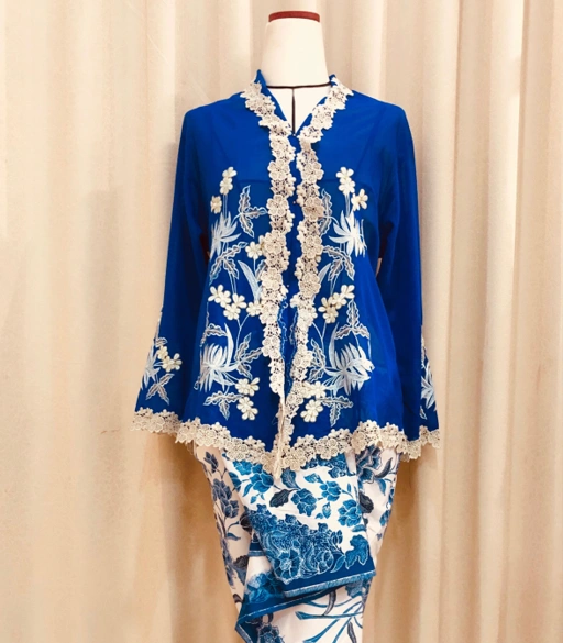 Image of Kebaya Dara Petunia Embroidery