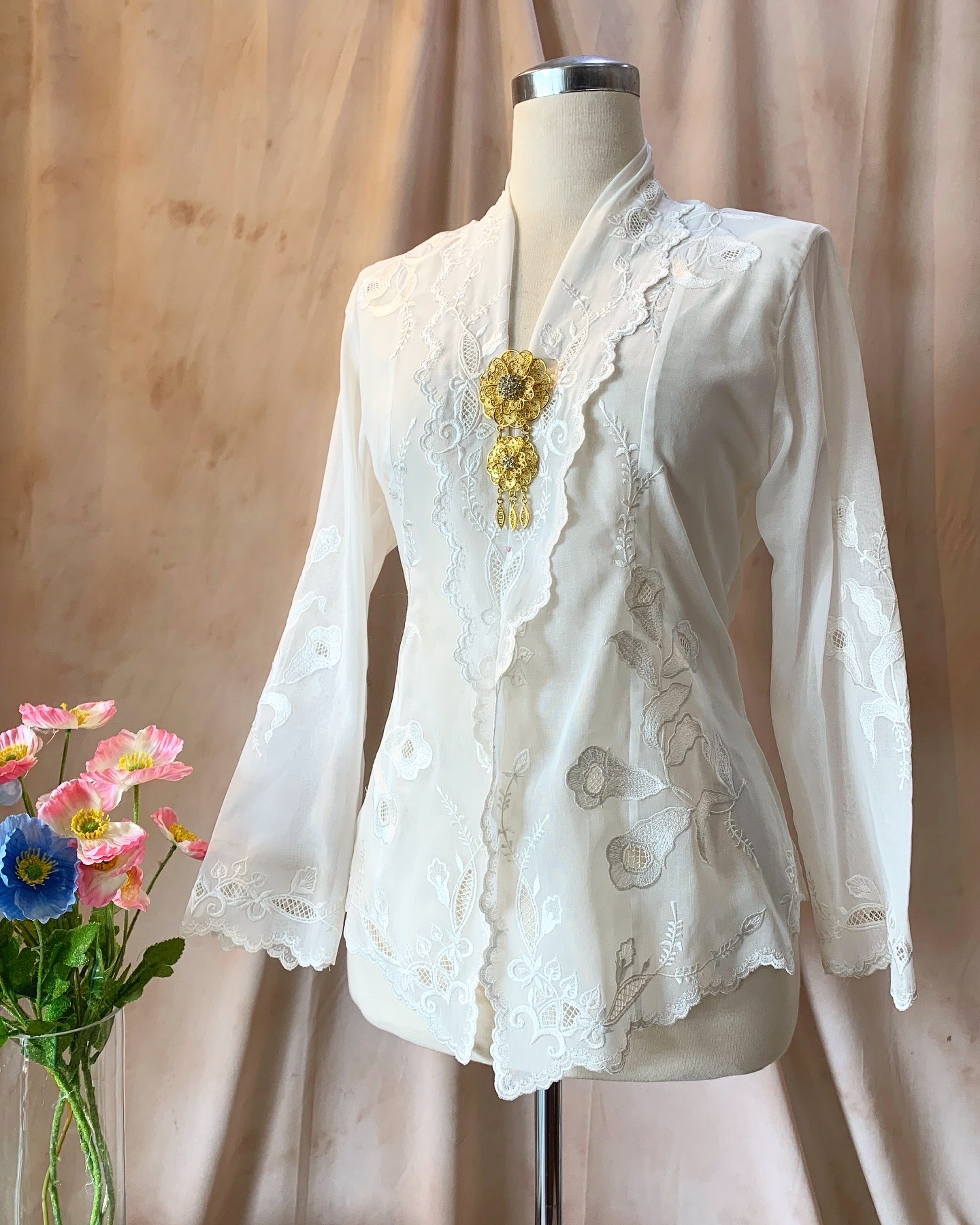 ZAALI - Kebaya Dara Calla Lilly Tutupan