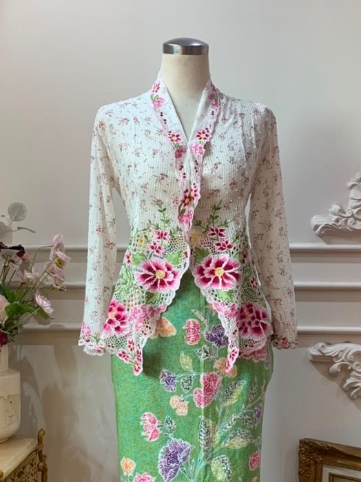 ZAALI - Kebaya Peony Embroidery
