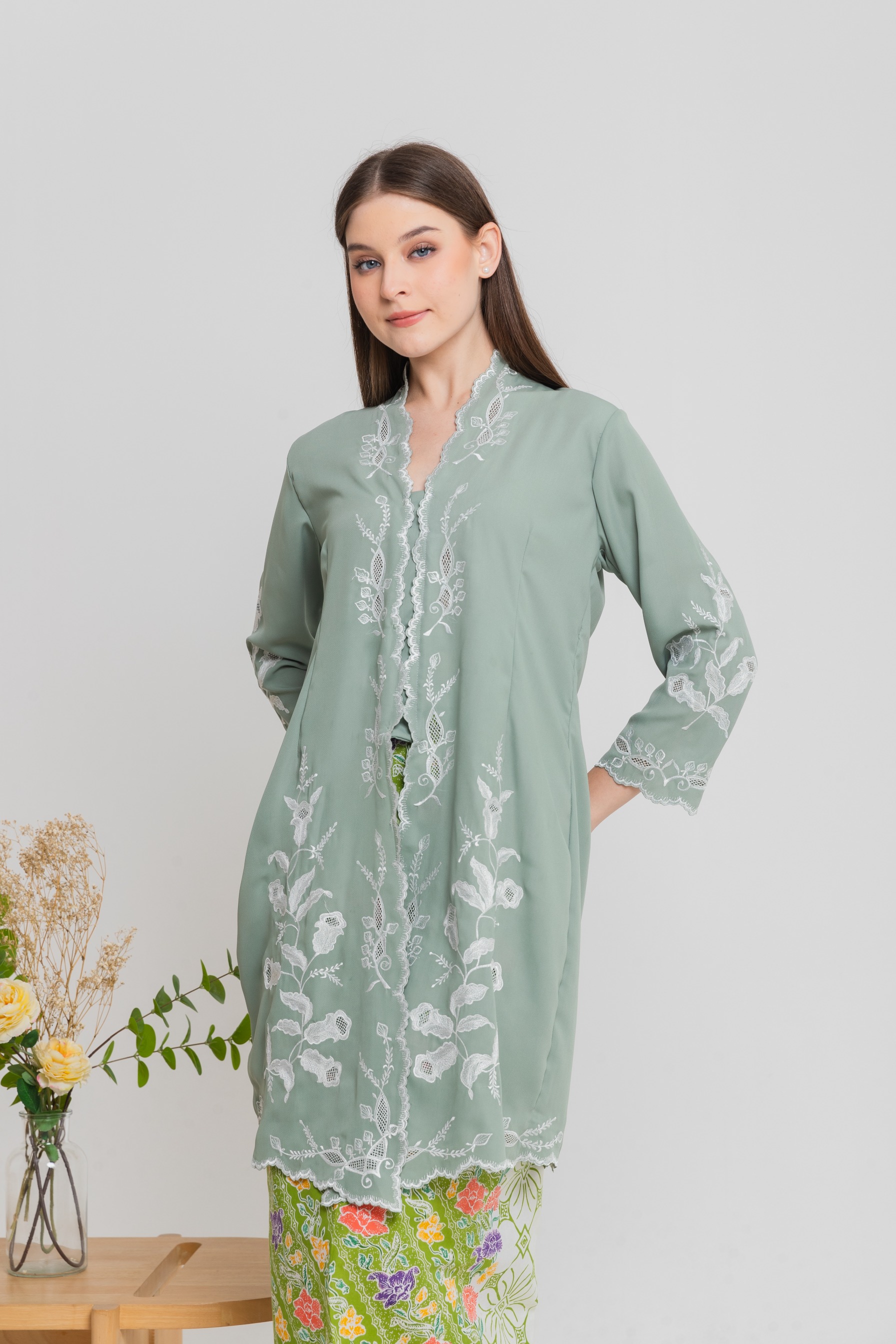 ZAALI - Long Kebaya Cala lilly