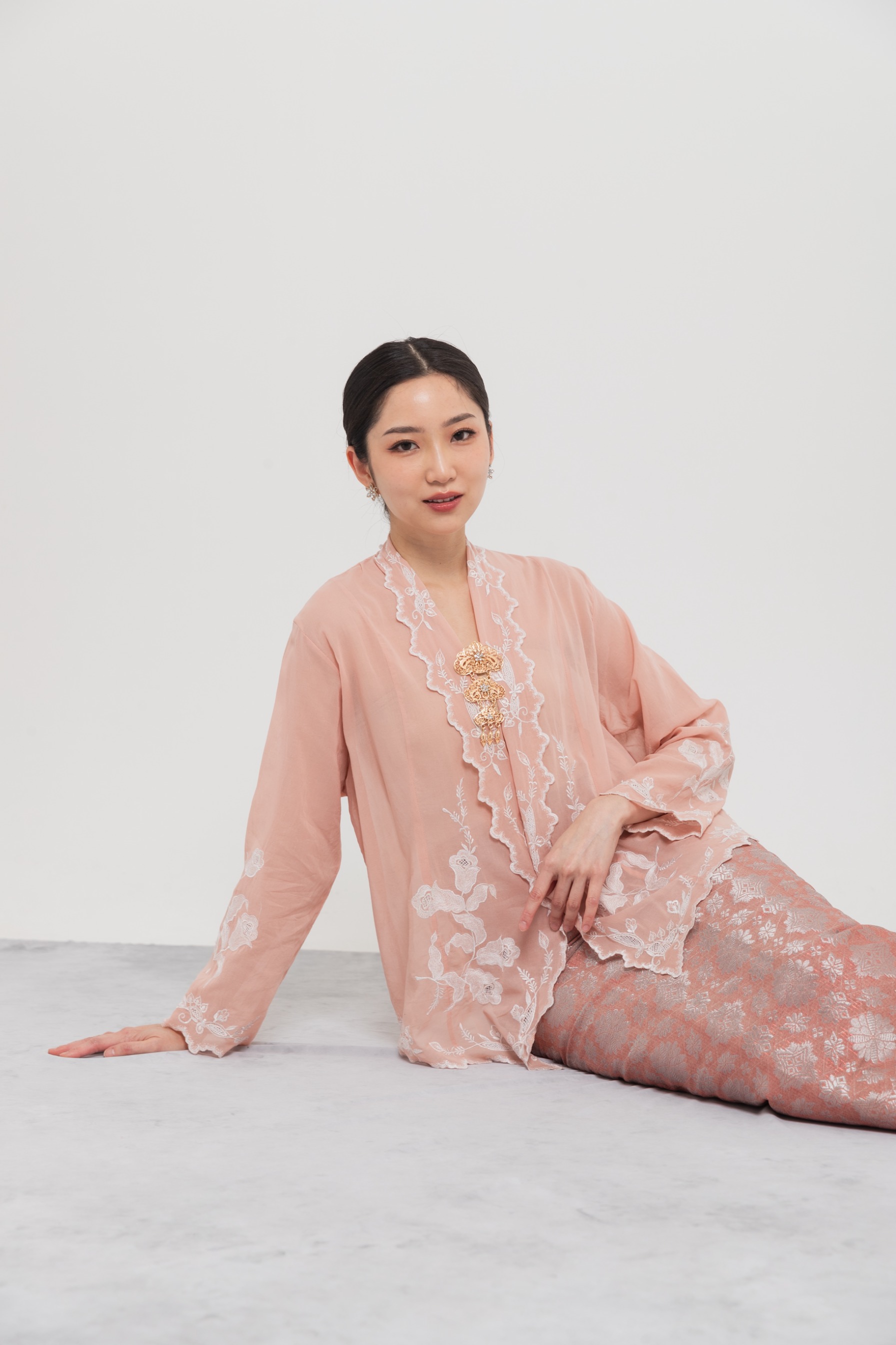 ZAALI - Kebaya Dara Calla Lilly Tutupan