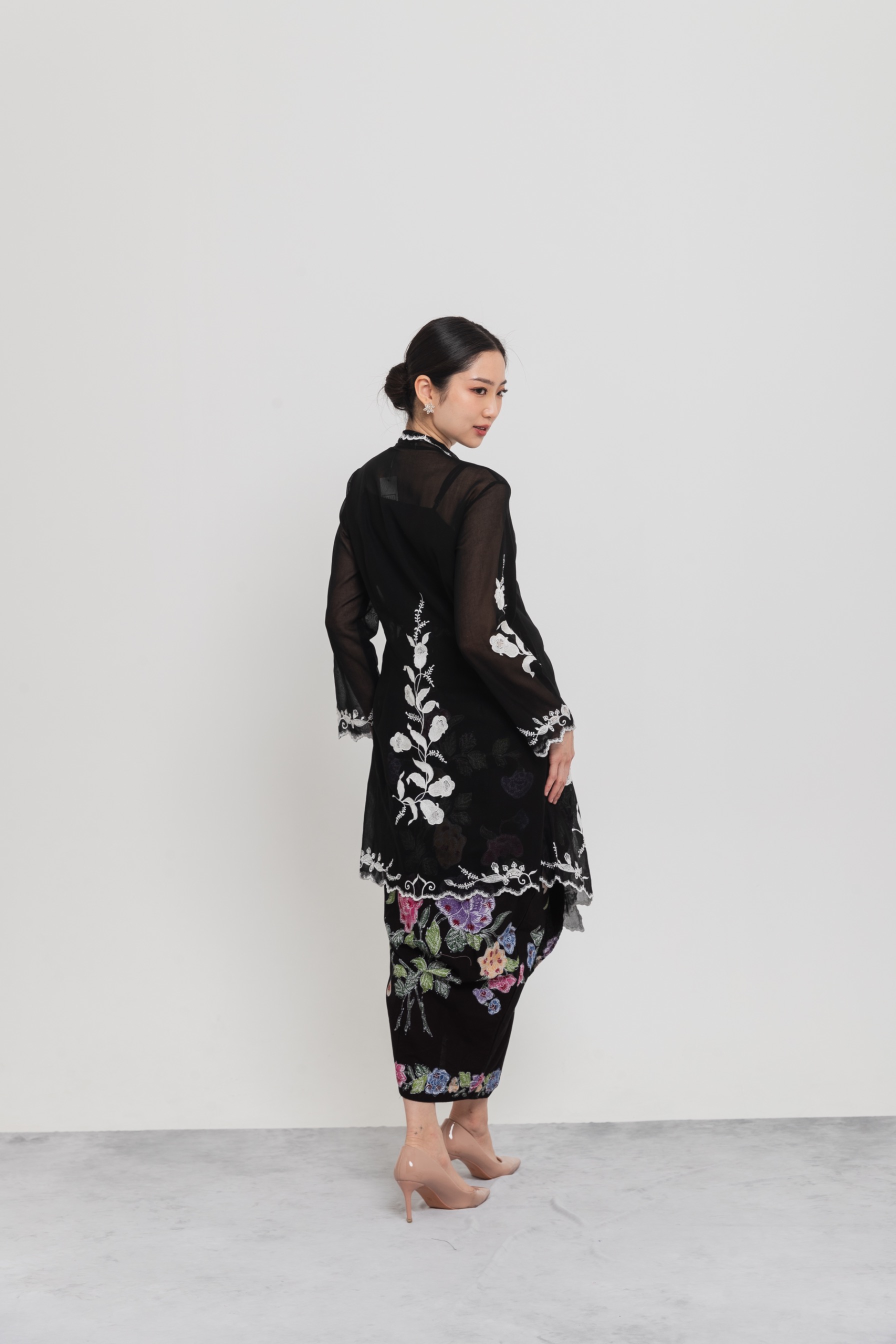 ZAALI - Long Kebaya Kartini Cala Lilly 
