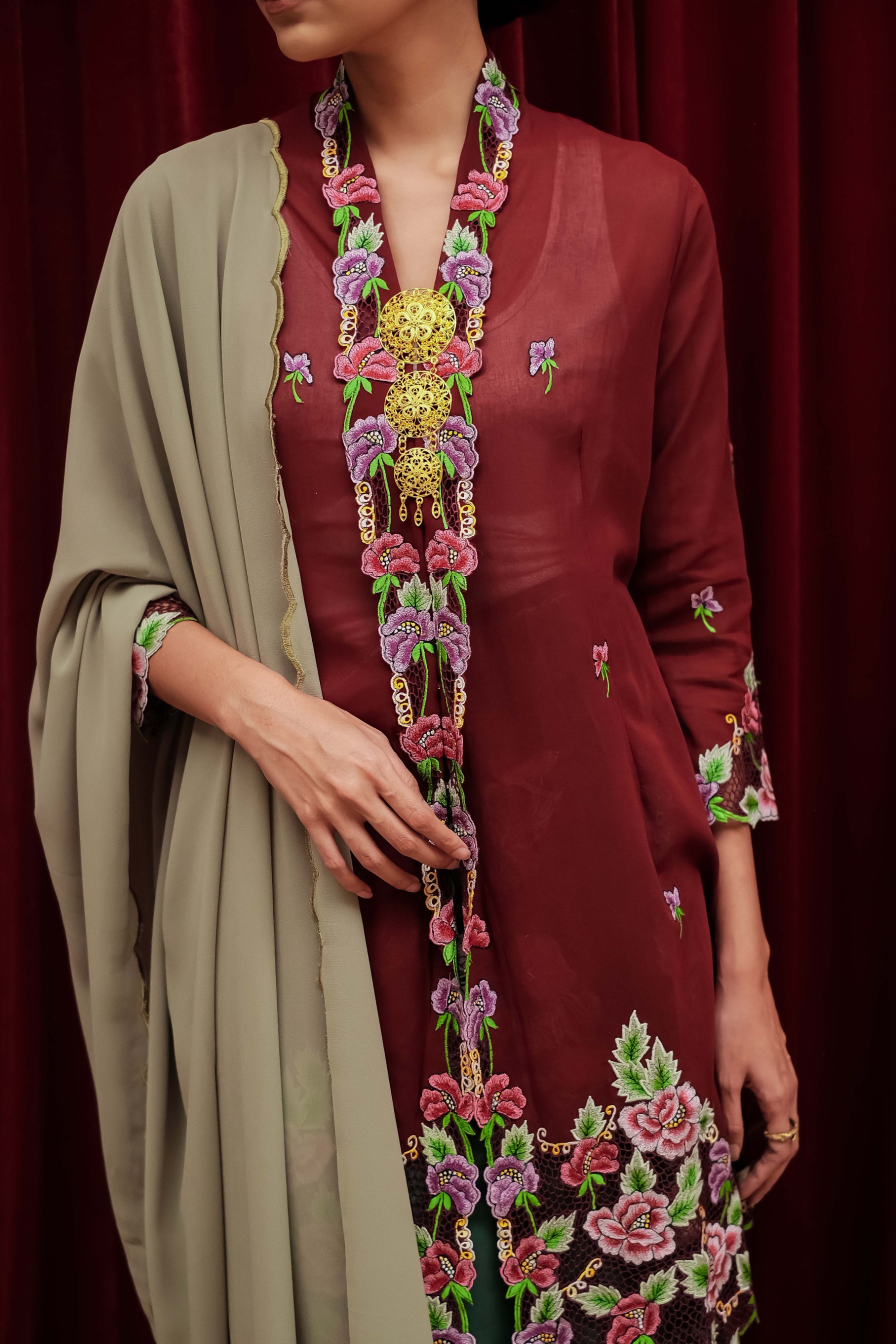 ZAALI - Long Kebaya Camelia