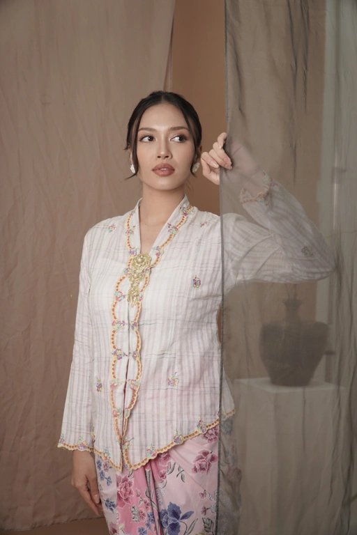 Image of ZAALI - Kebaya Vintage Tuberose