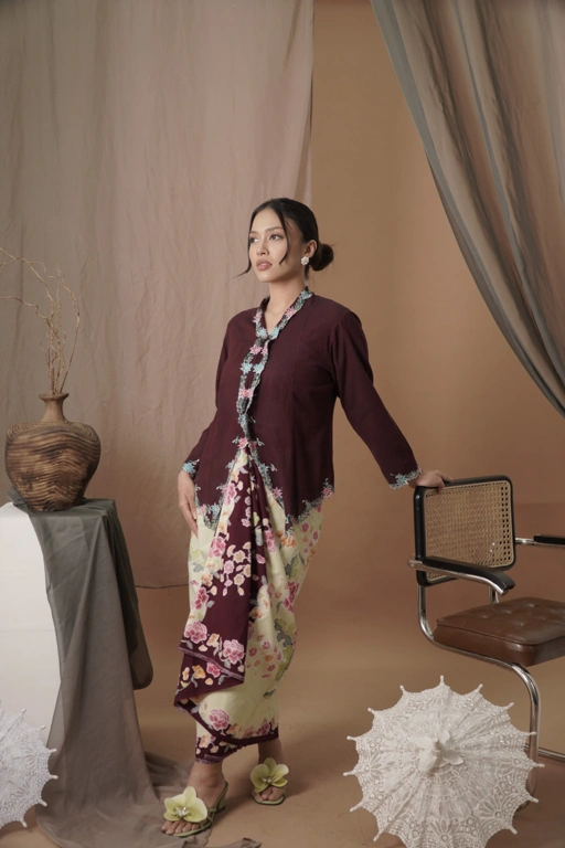 Image of ZAALI - Kebaya Maroon Daisy