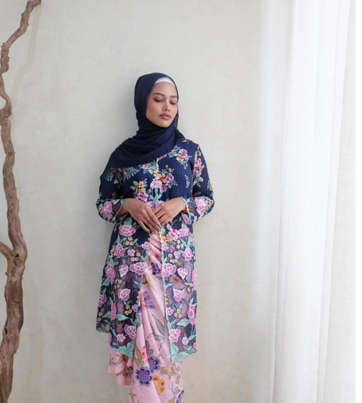 Long Kebaya Midnight Peony