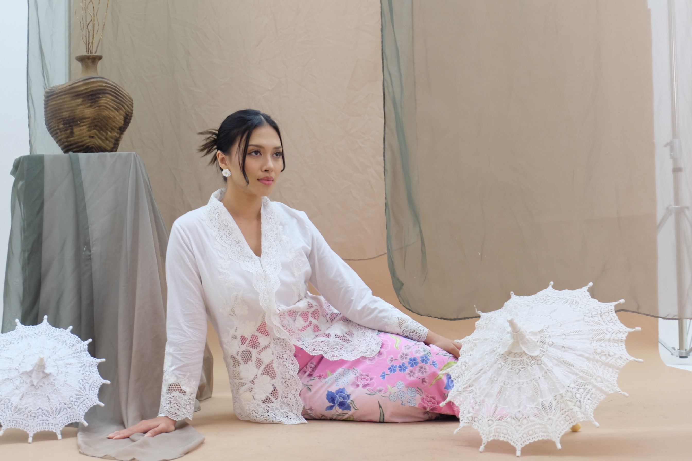 ZAALI - Kebaya Orchid Lace