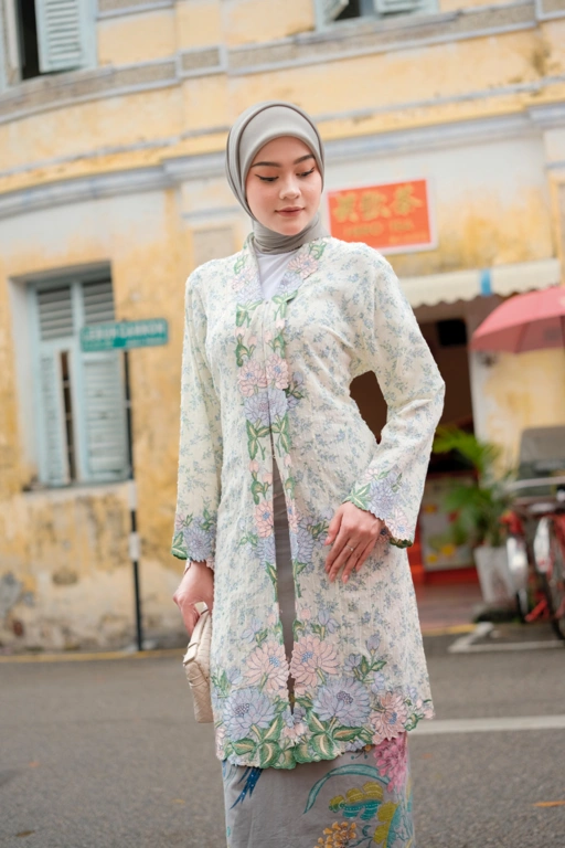 Image of Zaali Long Kebaya Dara Seruni