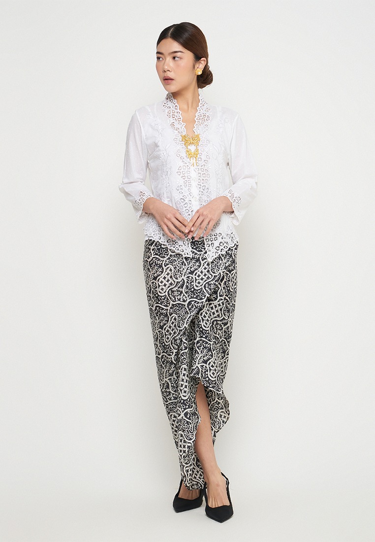 ZAALI - Kebaya Dara V Neck Kirana