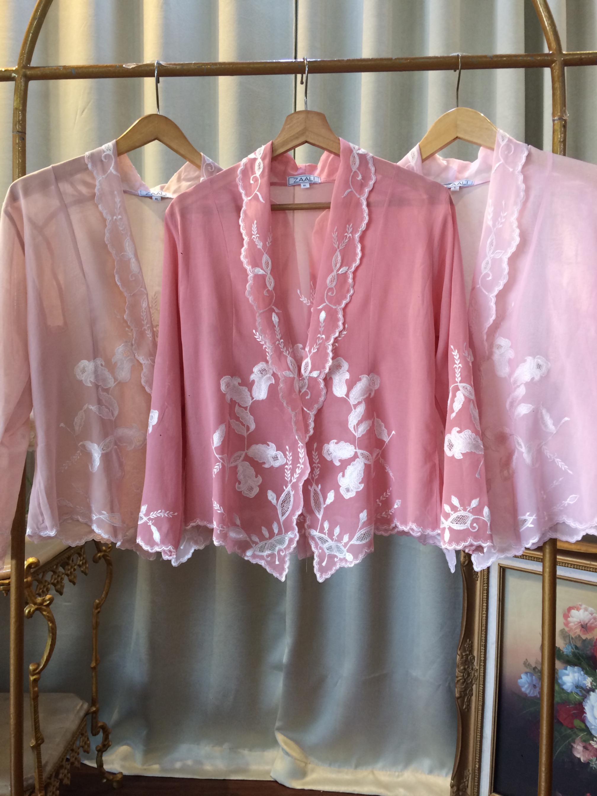 ZAALI - Kebaya Dara Calla Lilly Tutupan