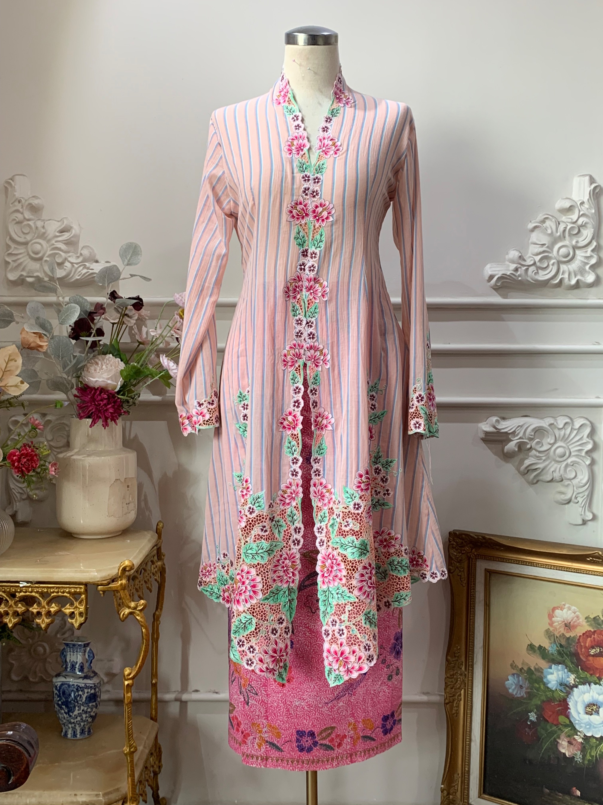 ZAALI - Long Kebaya Dahlia Pink Set