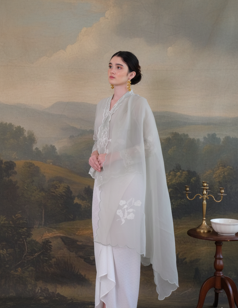 ZAALI - Kebaya Cala Lily Set with Shawl Embroidery