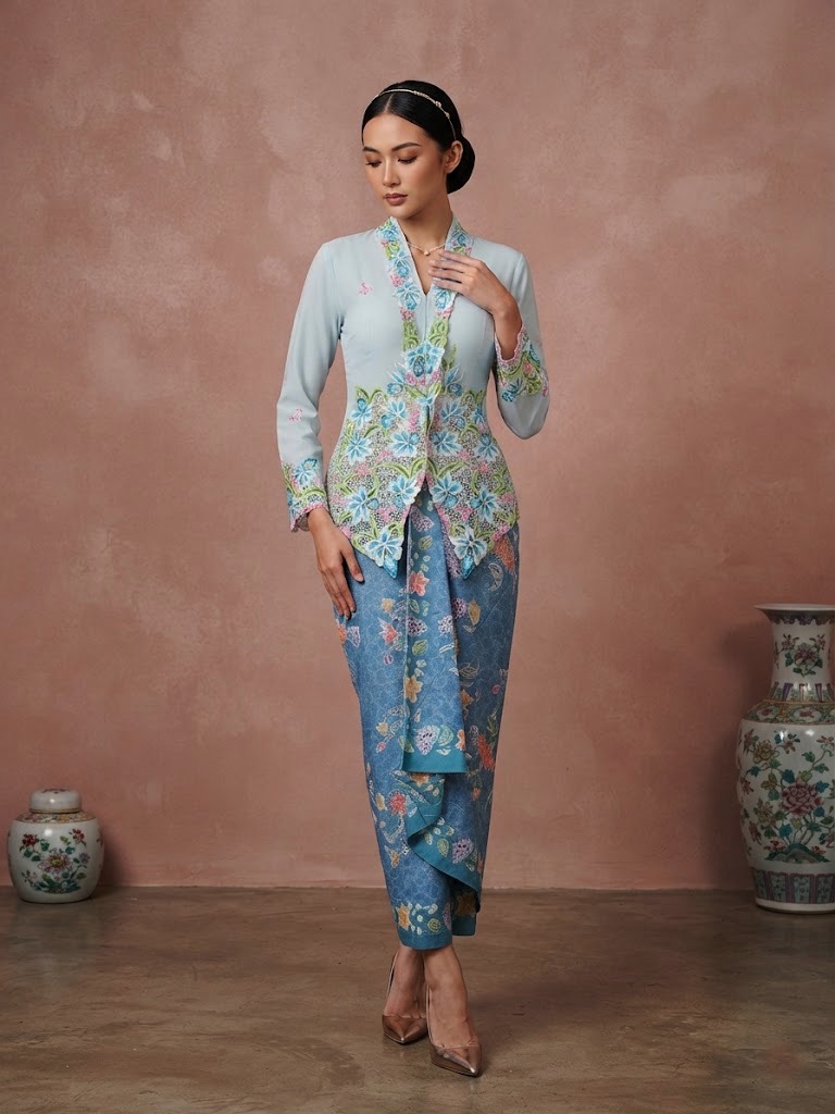 ZAALI - Kebaya Orchid Embroidery