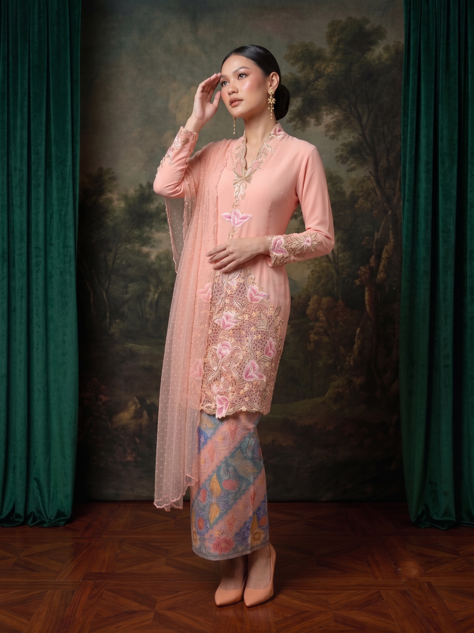 ZAALI - Long Kebaya Tulip Embroidery
