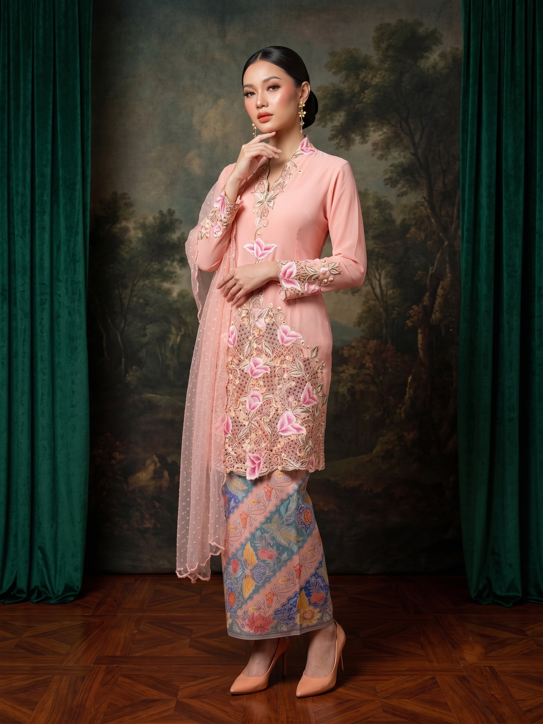 ZAALI - Long Kebaya Tulip Embroidery