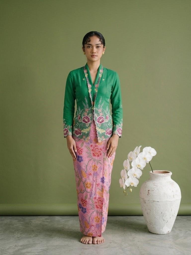 ZAALI - Kebaya Peony Embroidery