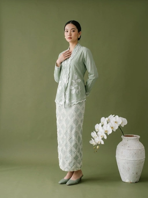 ZAALI - Kebaya Dara Calla Lilly Tutupan