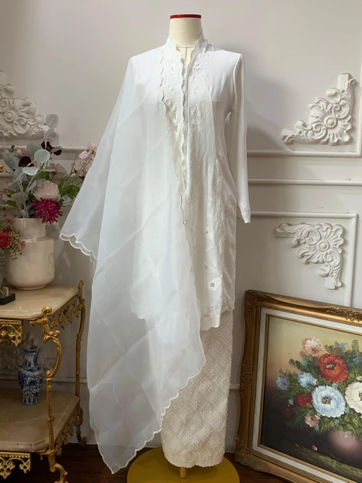 ZAALI - Long Kebaya Cala Lily White