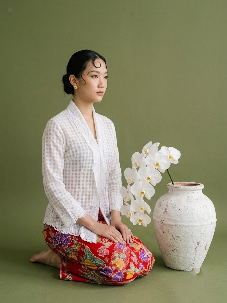 ZAALI - Kebaya Azalea Organza Embroidery