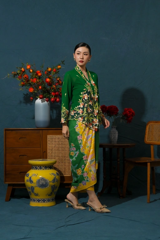 Image of ZAALI - Kebaya Dara Orchid