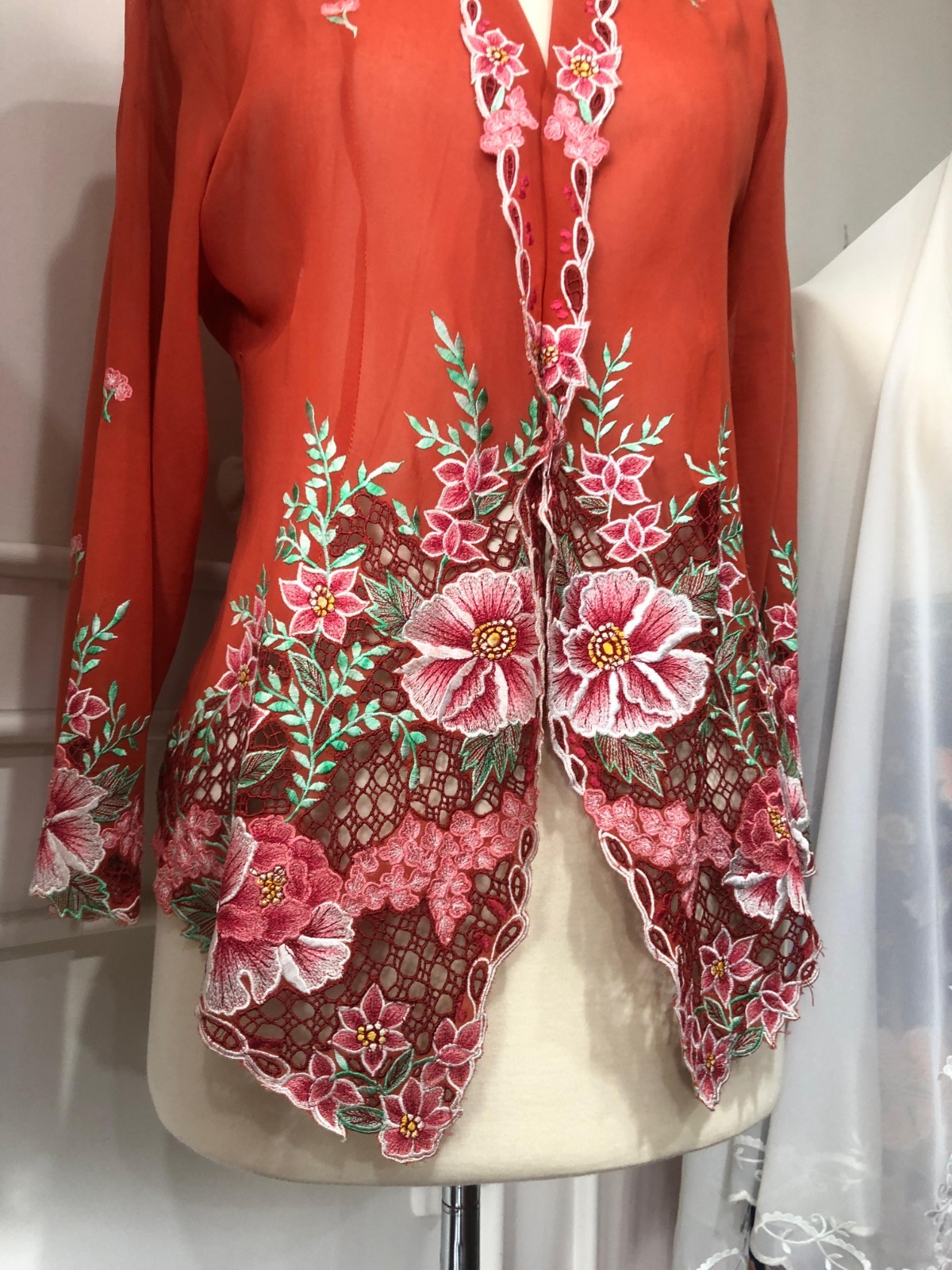 ZAALI - Kebaya Peony Embroidery