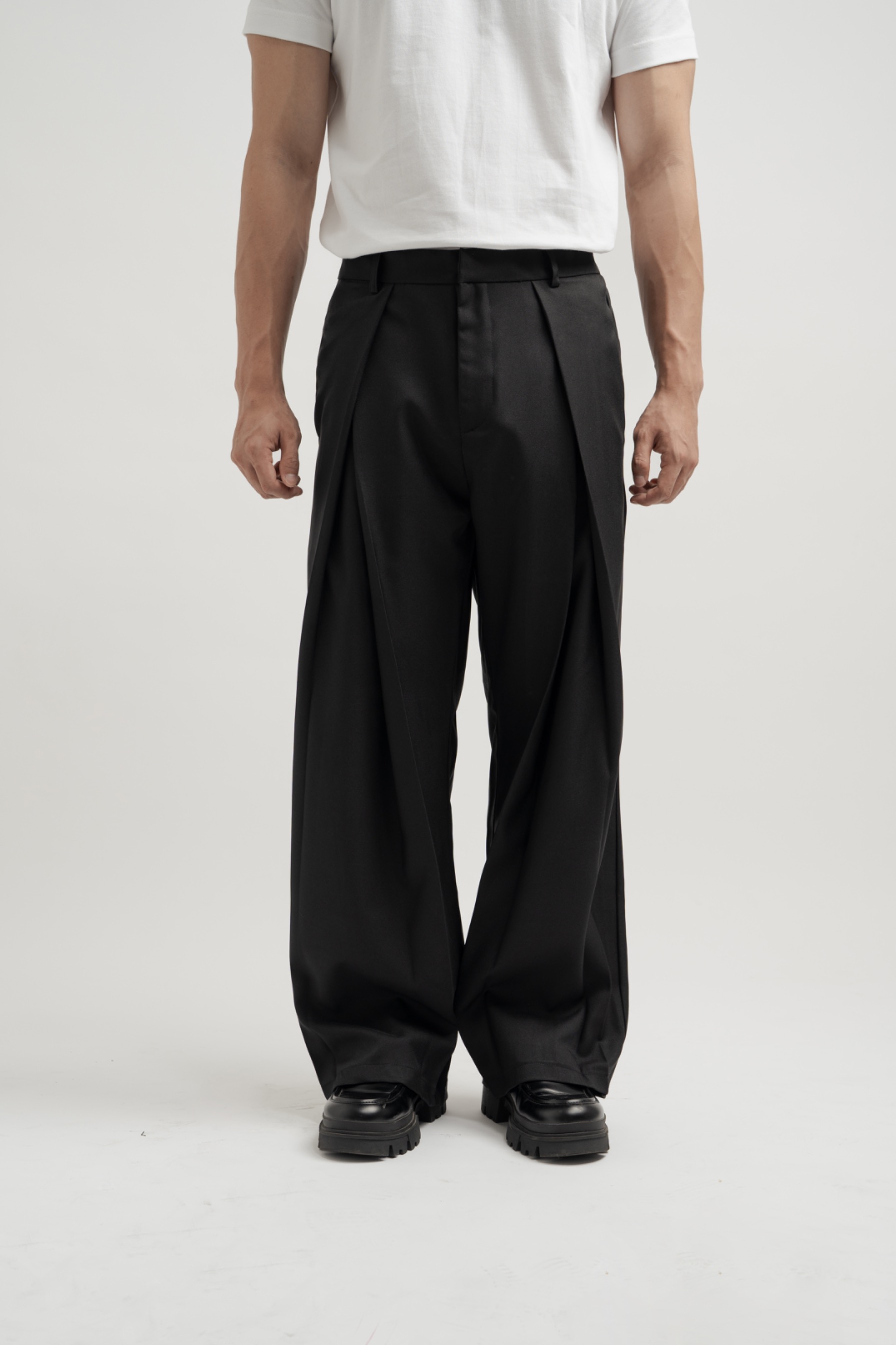 Ethan Pleated Pants