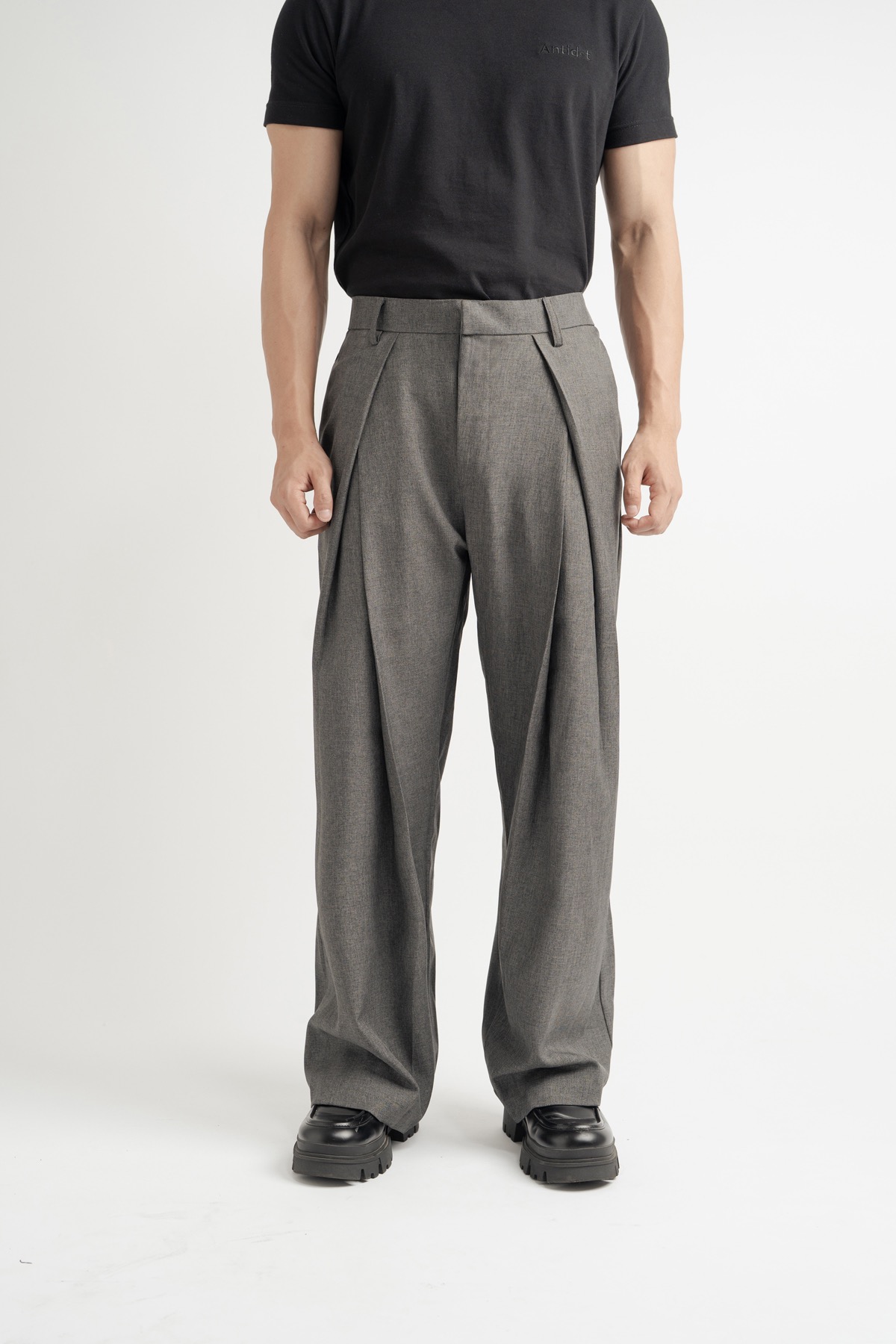 Ethan Pleated Pants