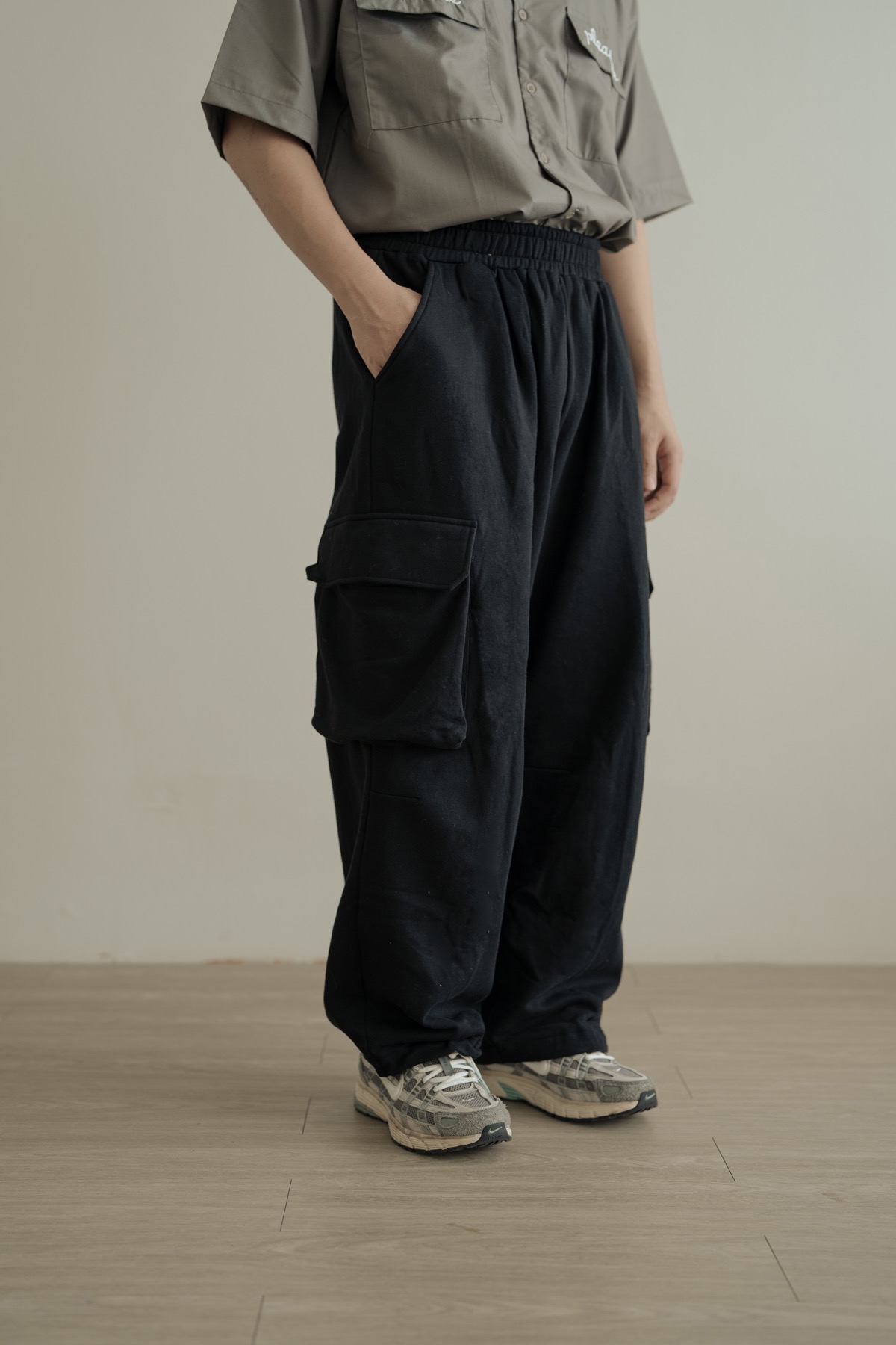 Signature Cargo Pants