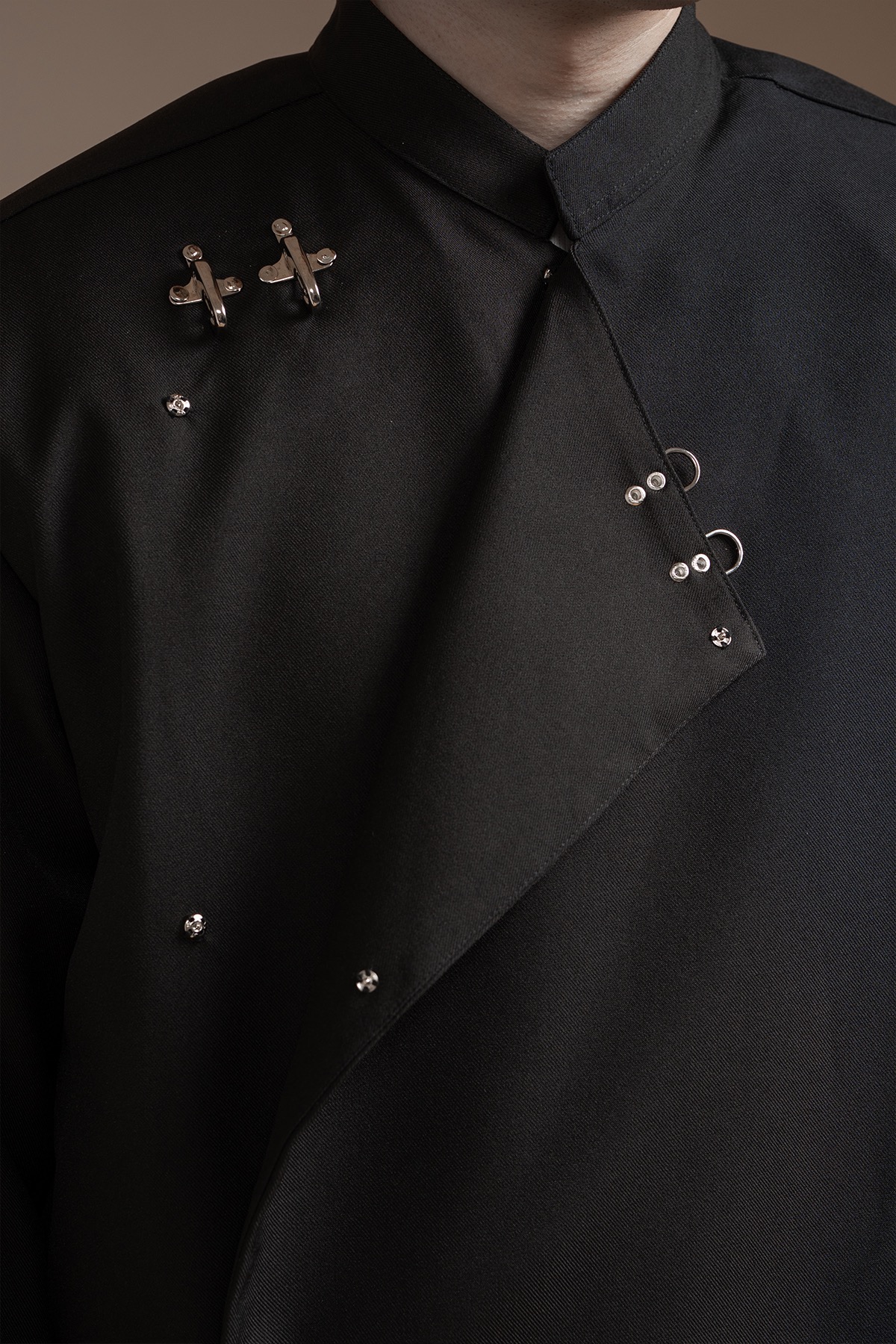 Dustin Clasp Beskap in Black