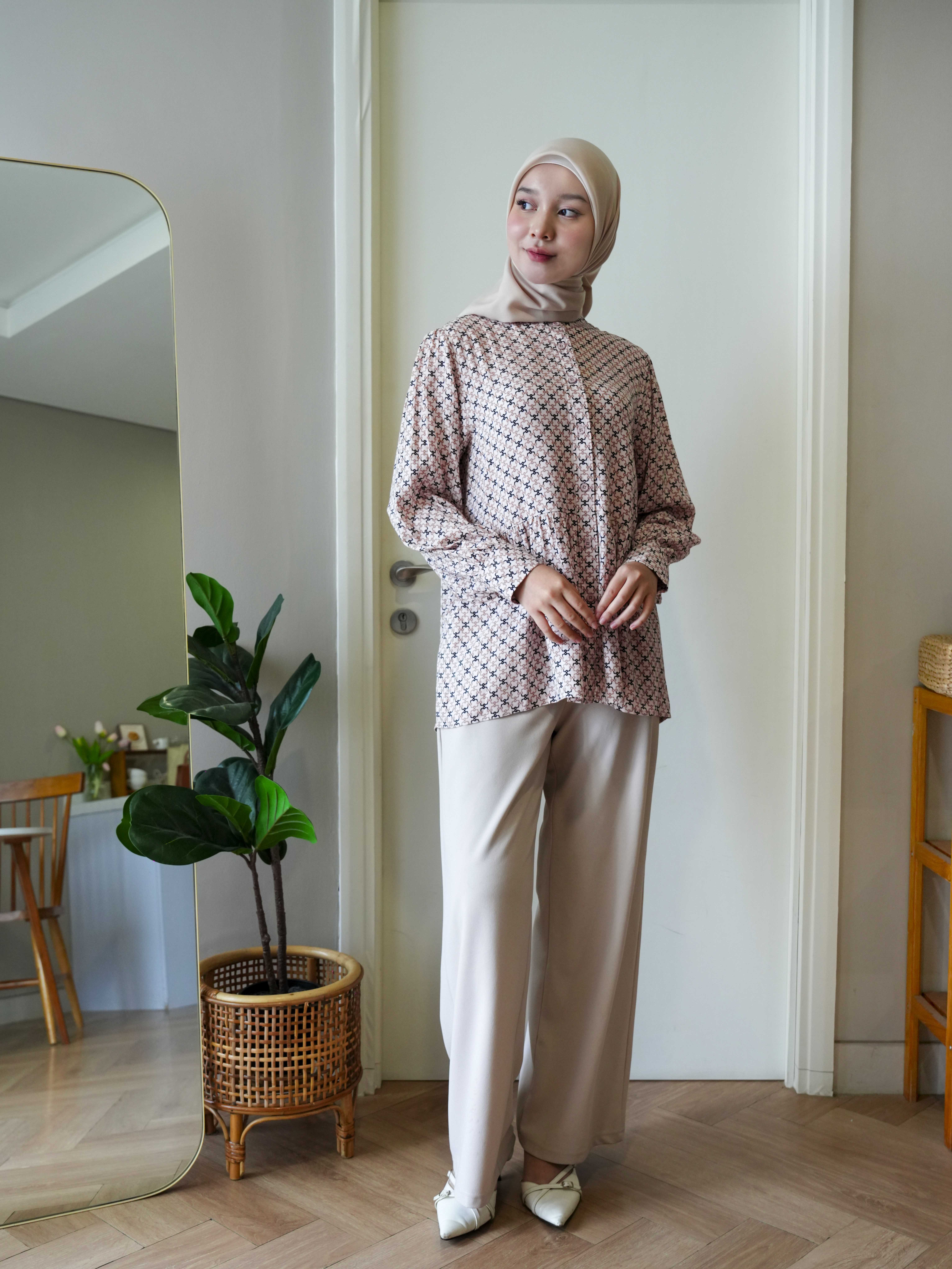 Lightsclo - Cyra Blouse