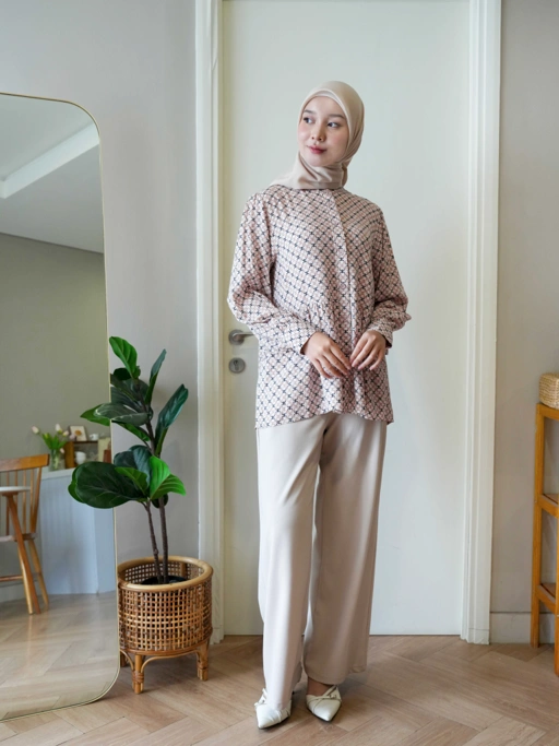 Image of Lightsclo - Cyra Blouse