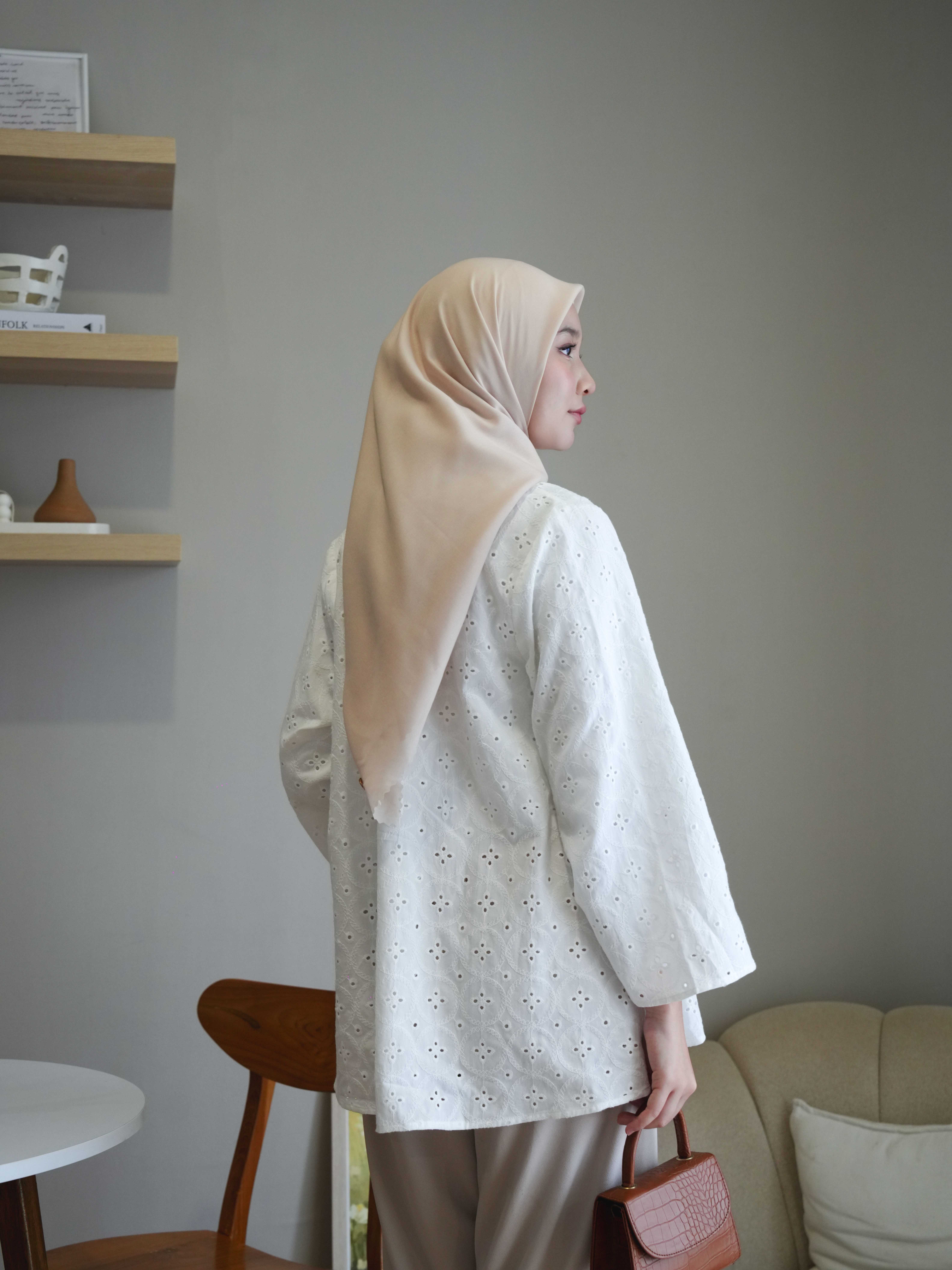Lightsclo - Eyelet Series