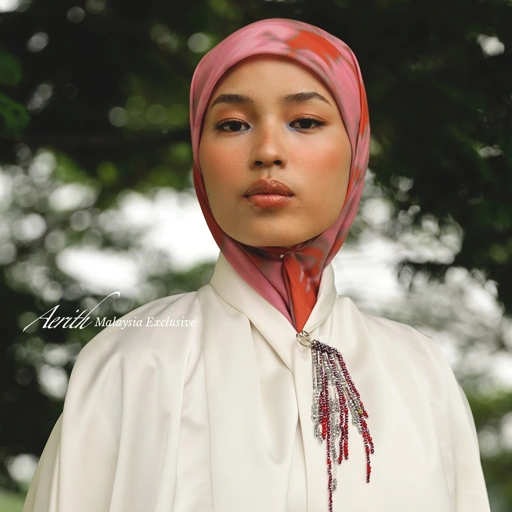[Malaysia Exclusive] Aerith Scarf - Menyala