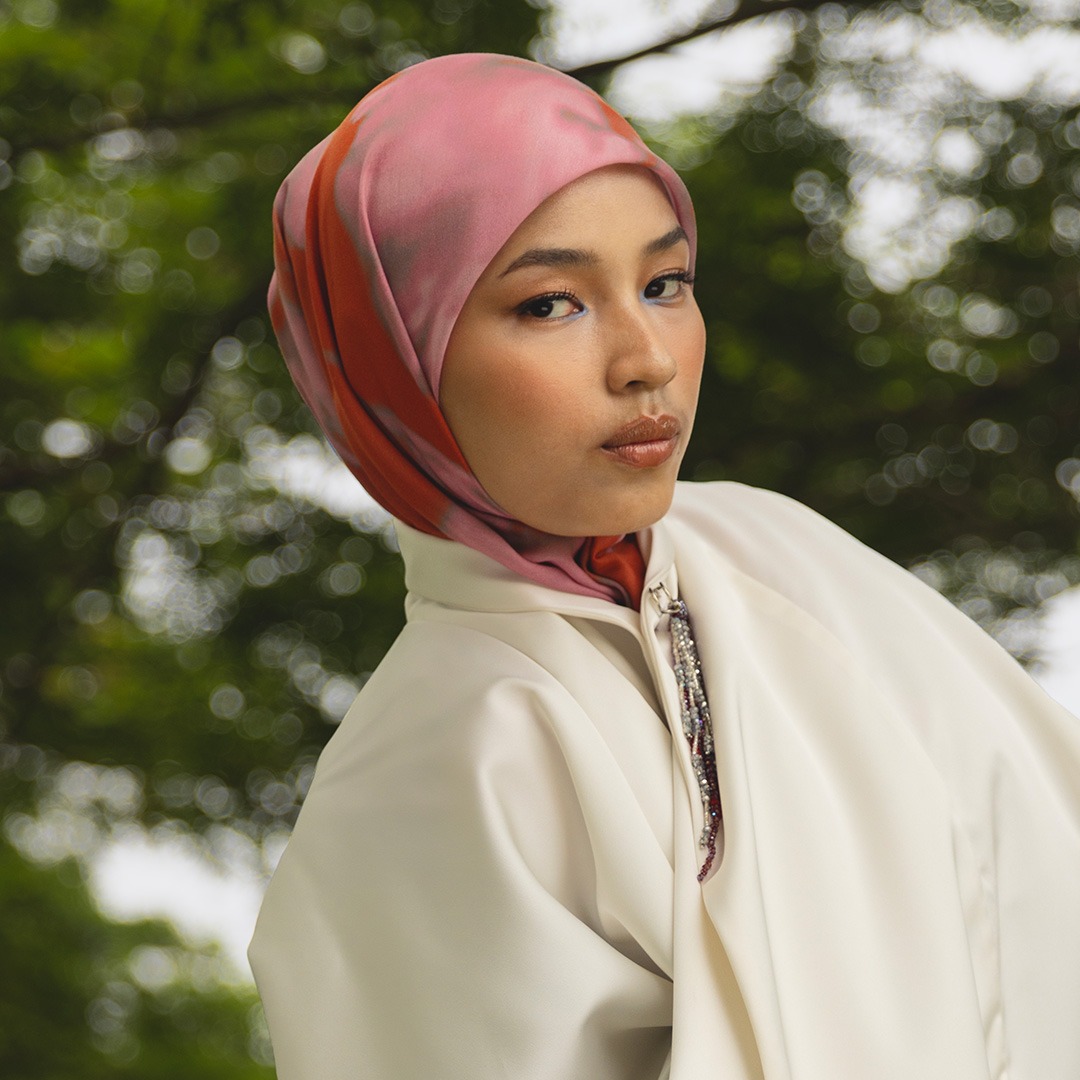 [Malaysia Exclusive] Aerith Scarf - Menyala