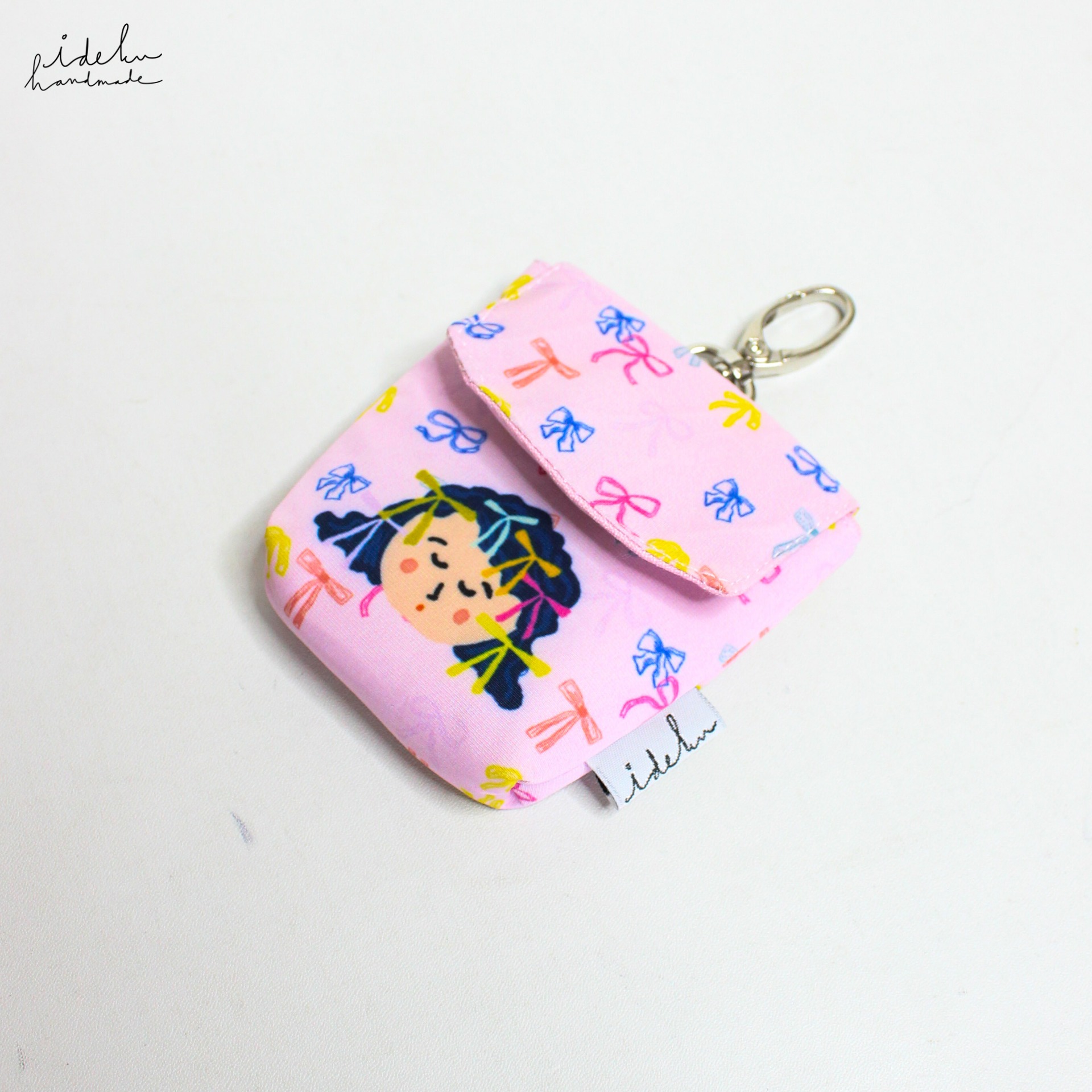 Pubi Coquette Earbuds Pouch